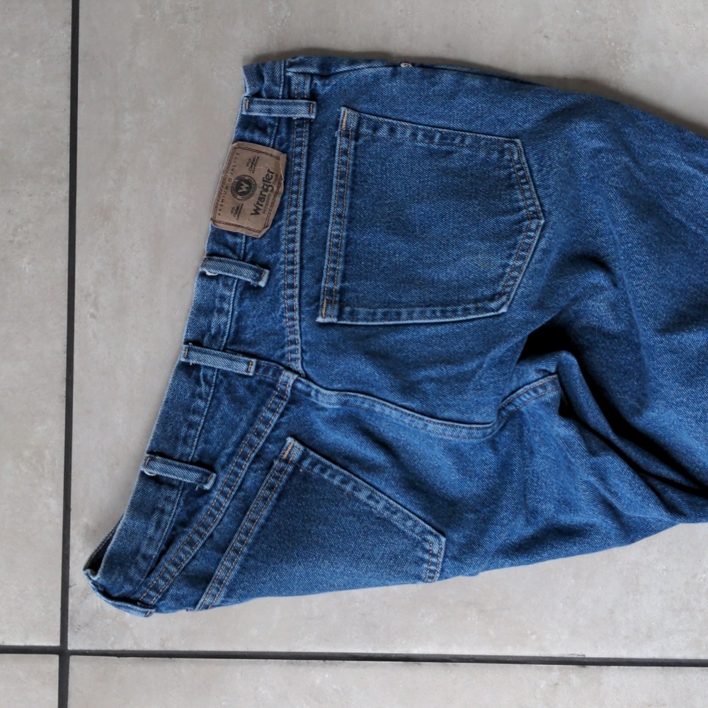 Wrangler Jeans - Picture 2 of 5